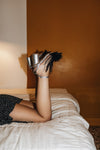 JANET BLACK/ SILVER FEATHER HEELS (8,5cm)