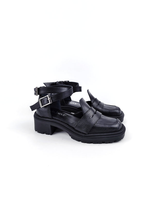 CASSIDY BLACK STRAPPY MOCASSINS