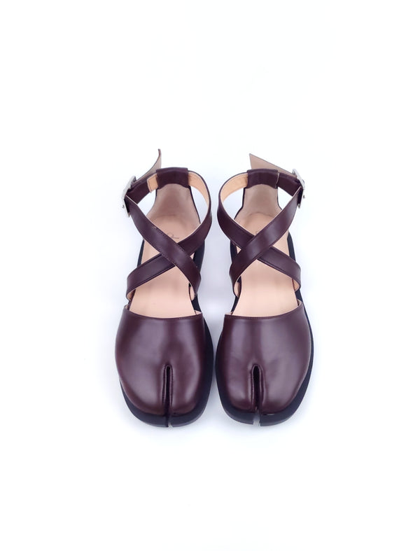 YUKI TABI BROWN LEATHER RUBBER FLATS