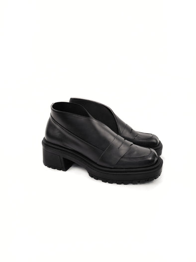 BETHANY BLACK MOCCASINS